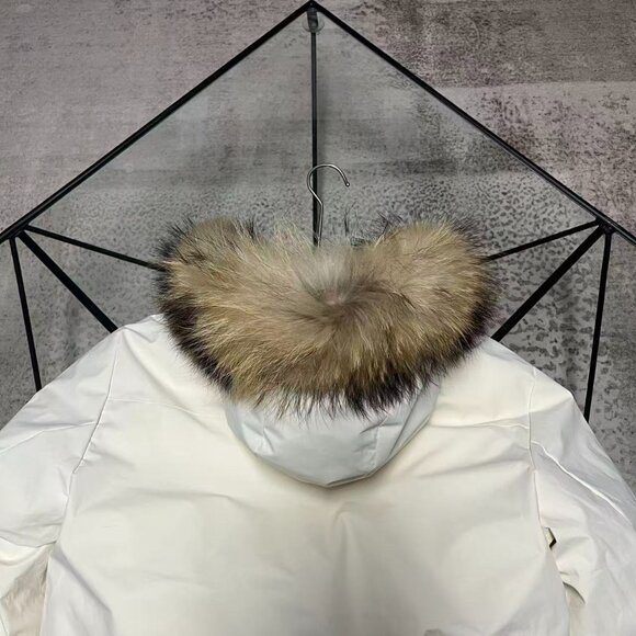 MLB Boston Red Sox style white down jacket, size M. - Picture 5 of 5